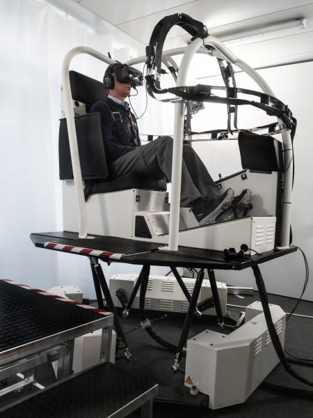 XR and VR in Future Pilot Training and Simulation Solutions