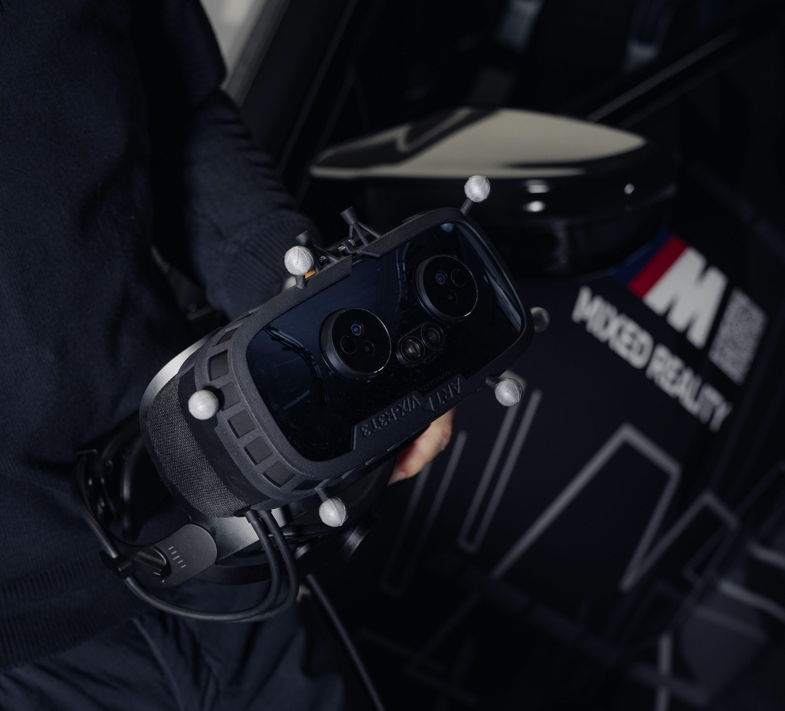 bmw-mixed-reality-drive-with-varjo-xr-3-closeup-e1667559828414