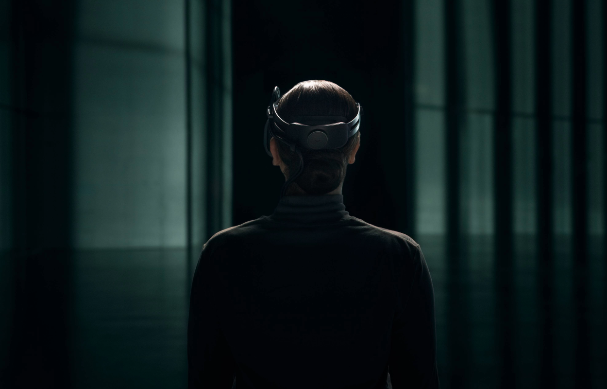 Varjo headset from behind